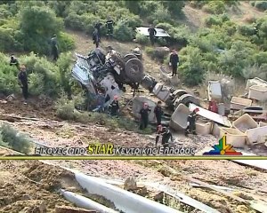 Νταλίκα έπεσε σε γκρεμό. Σώθηκε ο οδηγός