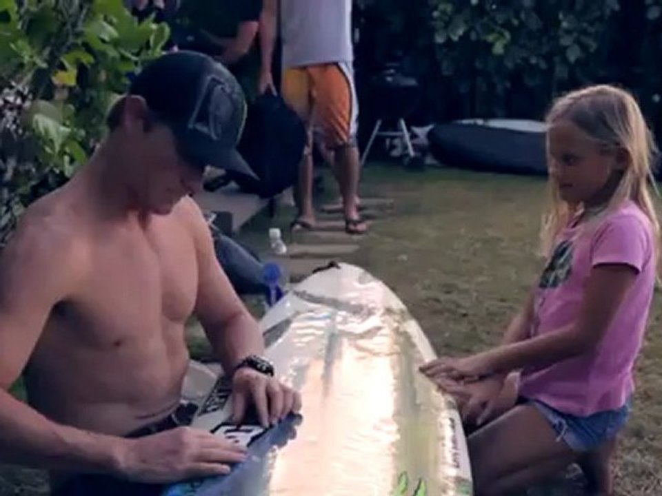 DC SHOES: SURF WAVE VIDEO