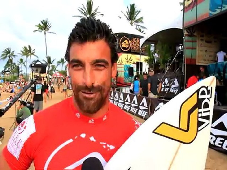 Vans Triple Crown of Surfing Reef Hawaiian Pro 2011 - Day 1