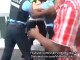 Un jeune refuse d'être arrêté par la police car il est noir baston racisme bagarre bavure