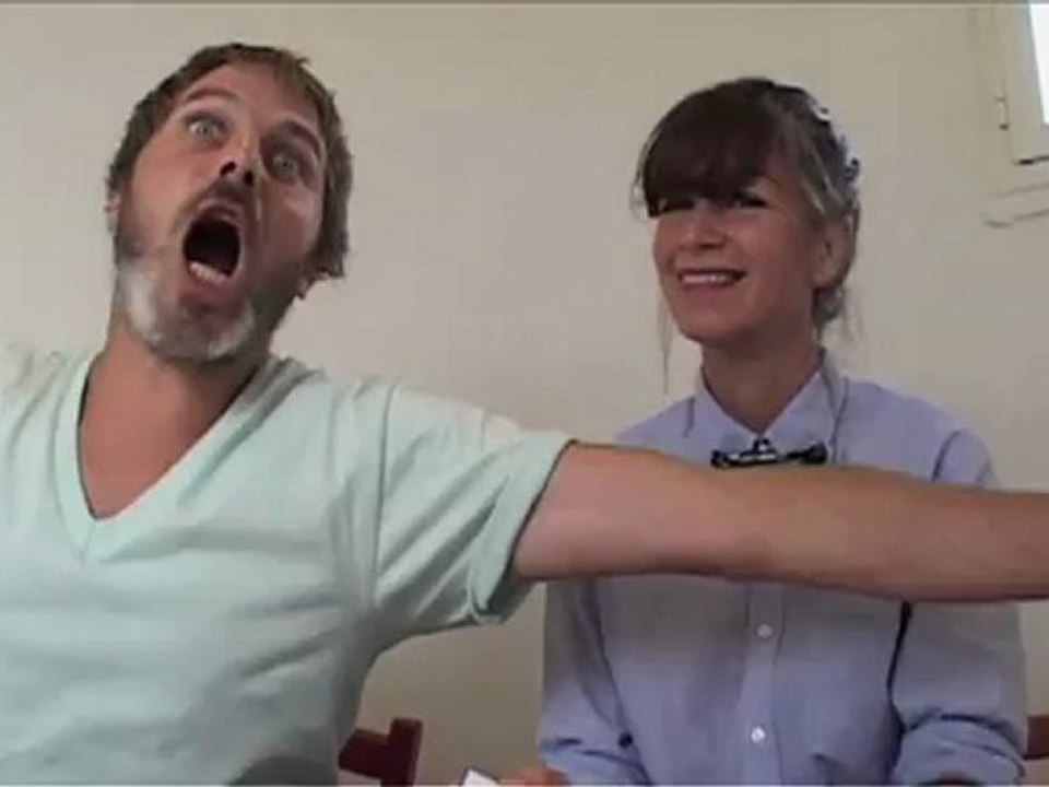 Comment imiter un canard qui nage dans une rivière, et qui s'envole vers Paris ?