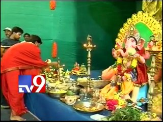 Chiranjeevi prays to Tv9 Ganesha at Durgam Cheruvu