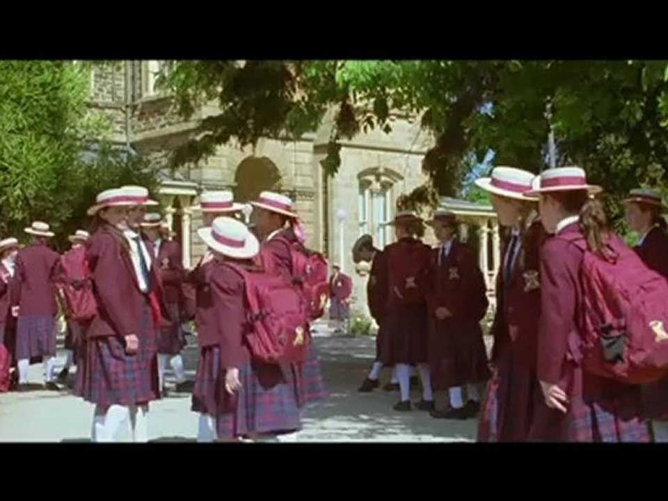 La Fabuleuse histoire d'Esther Blueburger ( bande annonce VF )