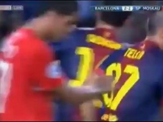 Gol de Leo Messi tras buena jugada de Cristian Tello (2-2)