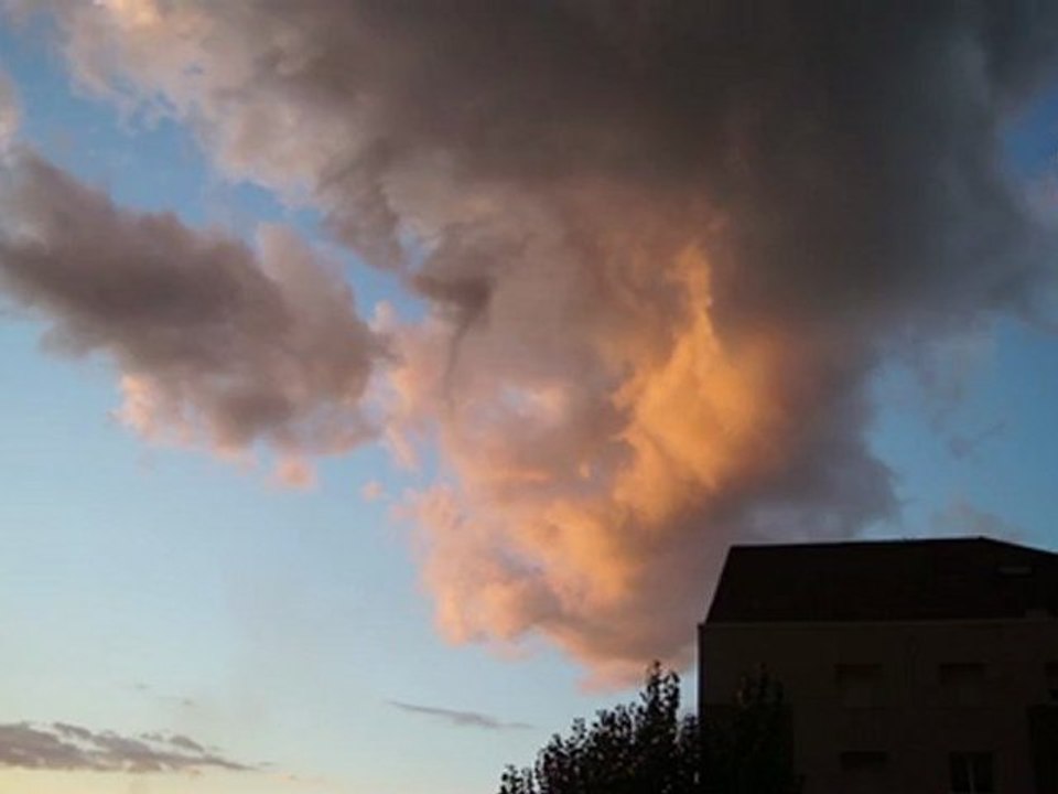 tornade ou tuba en formation? (Dunkerque)