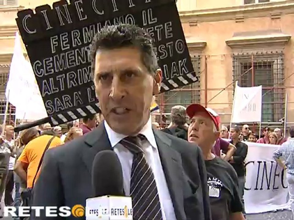 Cinecittà: sit in di protesta dei lavoratori sotto al MIBAC