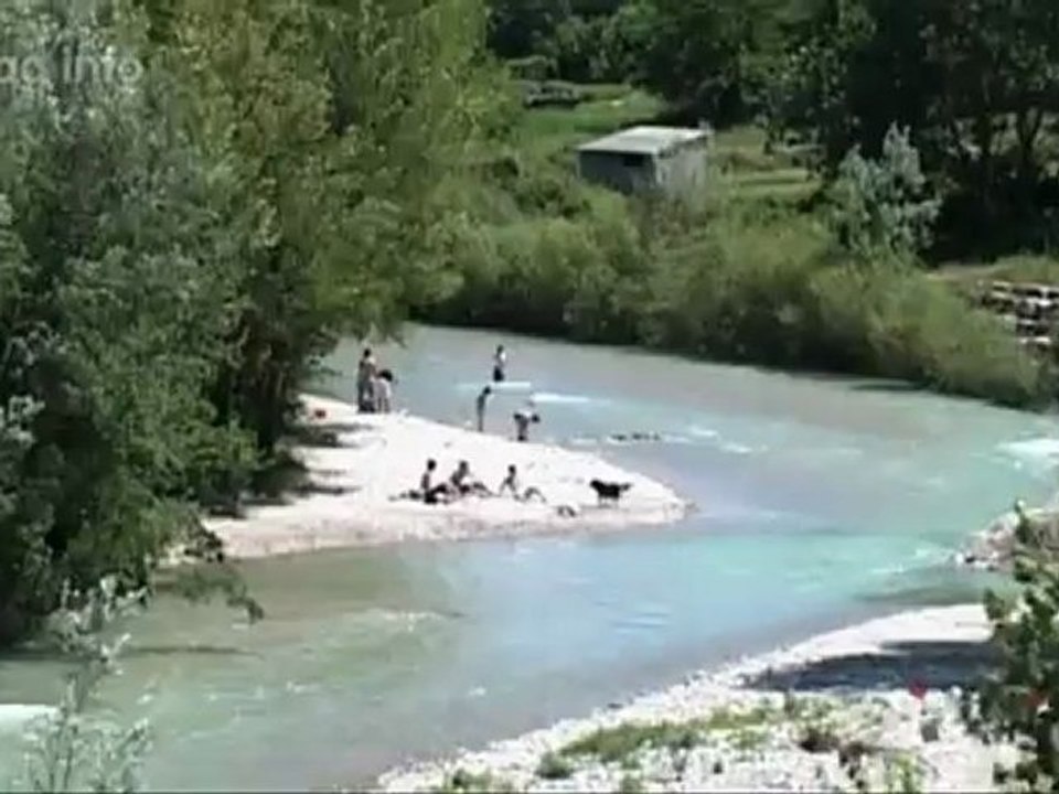 INUMAGINFO.COM - Extrait du reportage "Vaison la romaine, les traces du passé" .