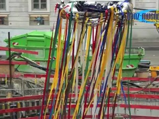 Ude Double Uli Bauer beim Richtfest Josef Pschorr Haus & Aufzug des Richtkranz