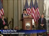 Aung San Suu Kyi reçoit la médaille d'or du Congrès américain