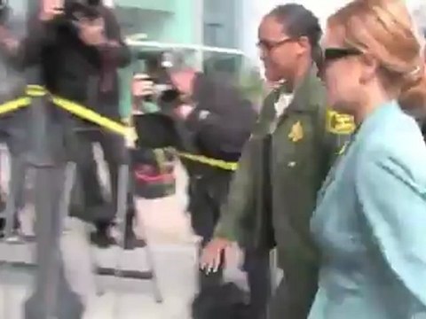 Lindsay Lohan Will Fight Arrest