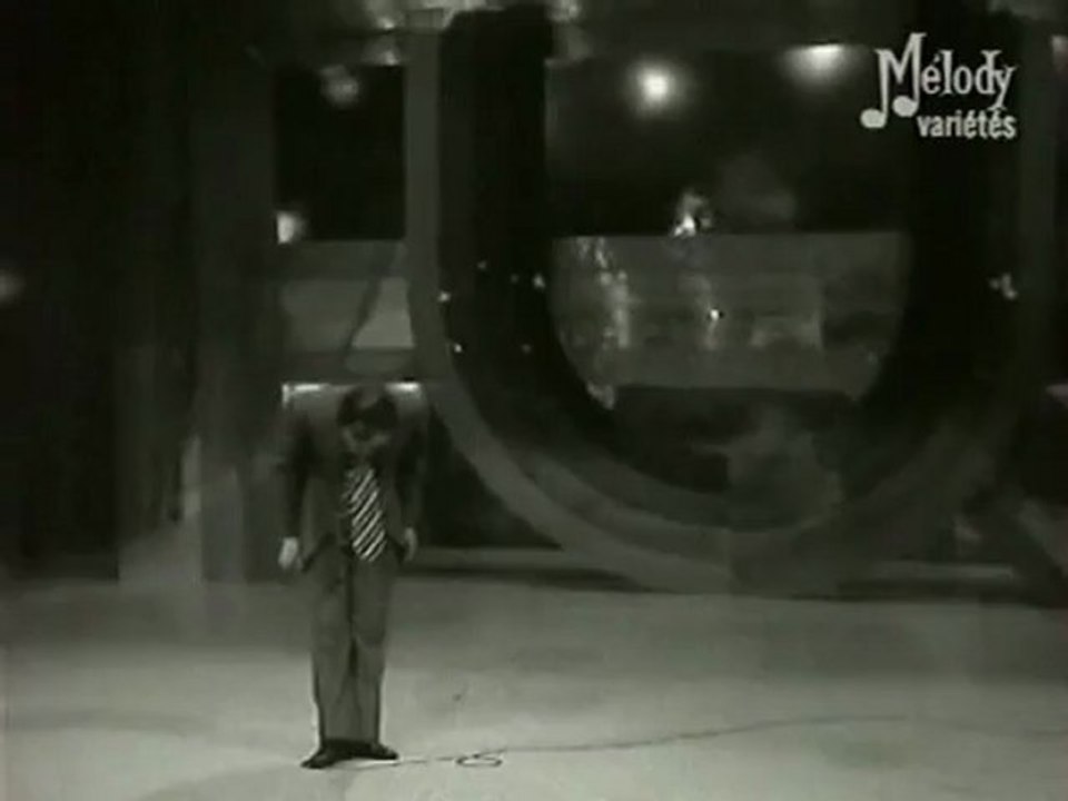 --Charles Aznavour (télé 72-n&b)- "" Sur ma vie-  ET ""vivre avec toi ....""