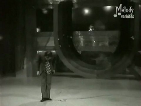 Charles Aznavour (télé 72-n&b)- Sur ma vie- ET vivre avec toi ....