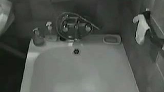 take a ghost video in bathroom ，timid people don't touch it !