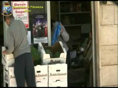 Monopoli (BA) - Scoperta falsa cieca, faceva la spesa ed evitava auto (19.09.12)
