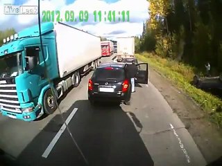 Дальнобойщики наказали рэкетиров