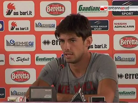 TG 19.09.12 Calcio Bari, manto nuovo al San Nicola