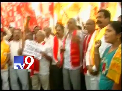 Police arrest CPI Narayana protesting against diesel price hike