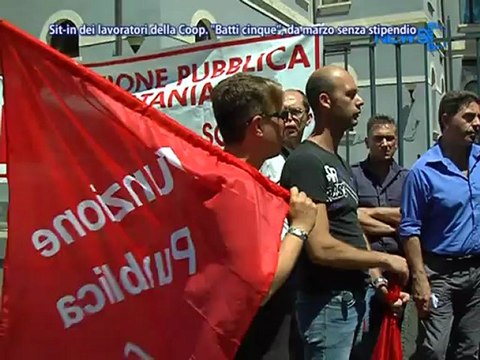 Sit-In Dei Lavoratori Della Coop. 'Batti Cinque', Da Marzo Senza Stipendio - News D1 Television TV