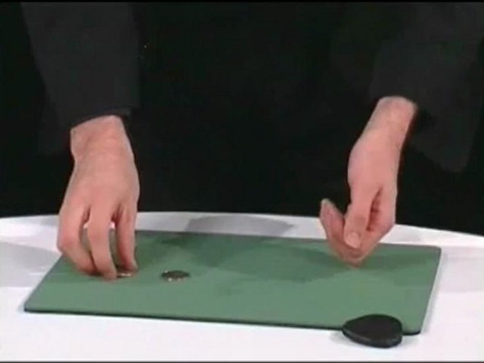 Strolling Hands Volume 2 by Justin Miller (DVD) - Magic Trick Demo 3