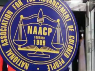 Romney dice que su campaña es para "el cien por cien"