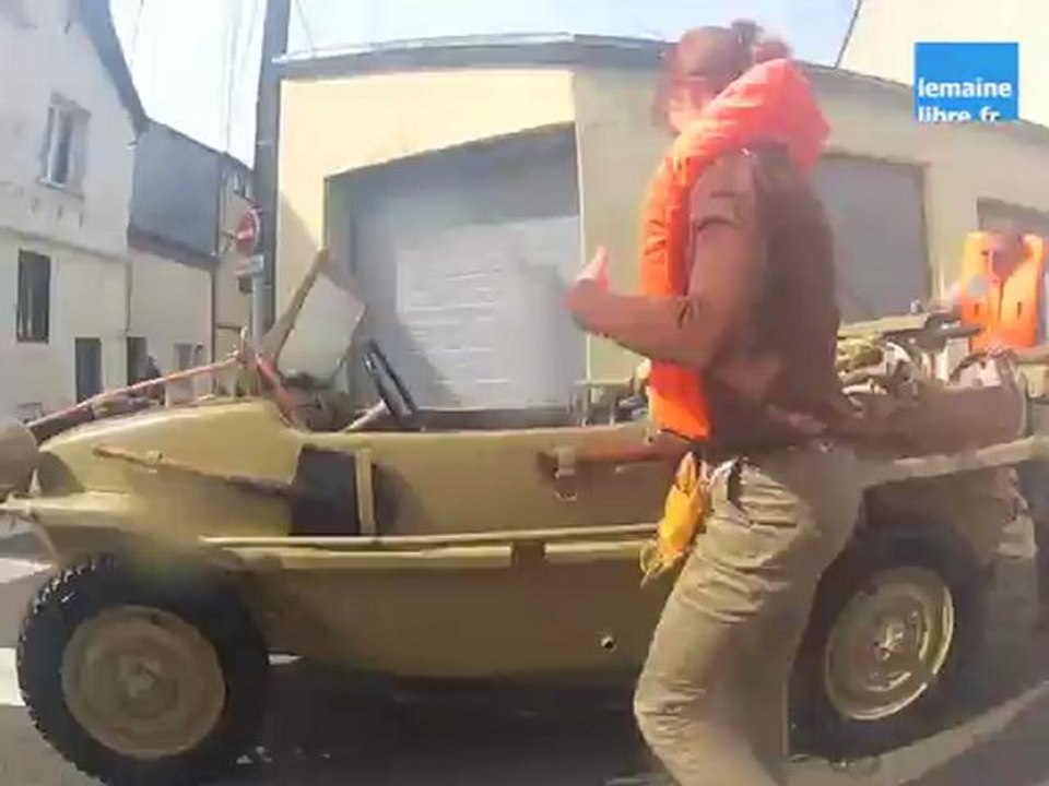 Voiture amphibie sur la Sarthe, au Mans