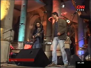 Çamur - Yara (CnnTürk Canlı Performans)