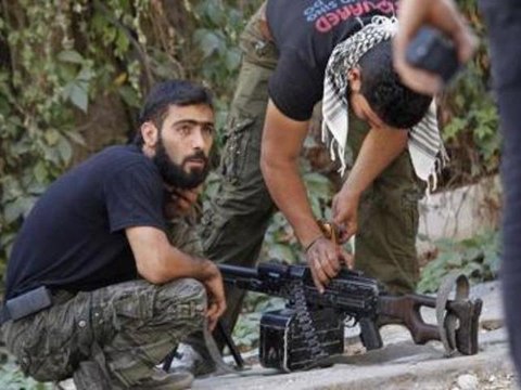 Syrian troops 'raid' Palestinian refugee camp