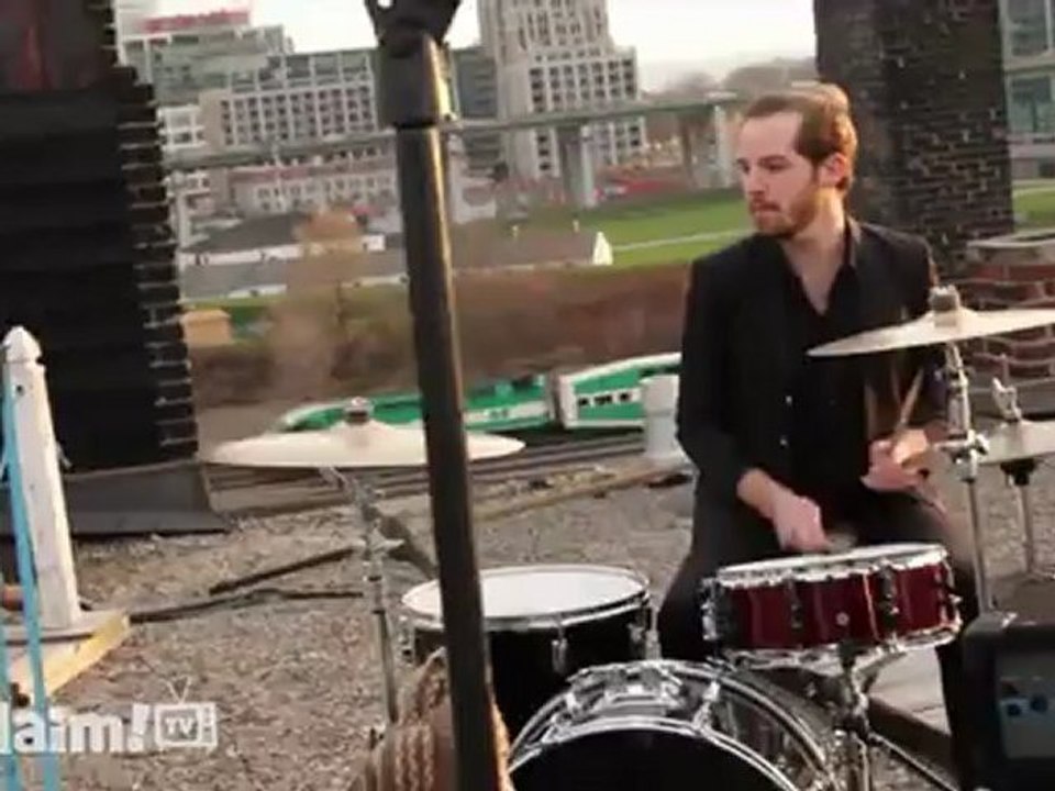 Josh Reichmann / DOPES Perform "Wildly Waiting" on Exclaim!