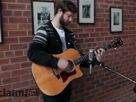 Dan Mangan performs Leaves, Trees, Forest on Exclaim!