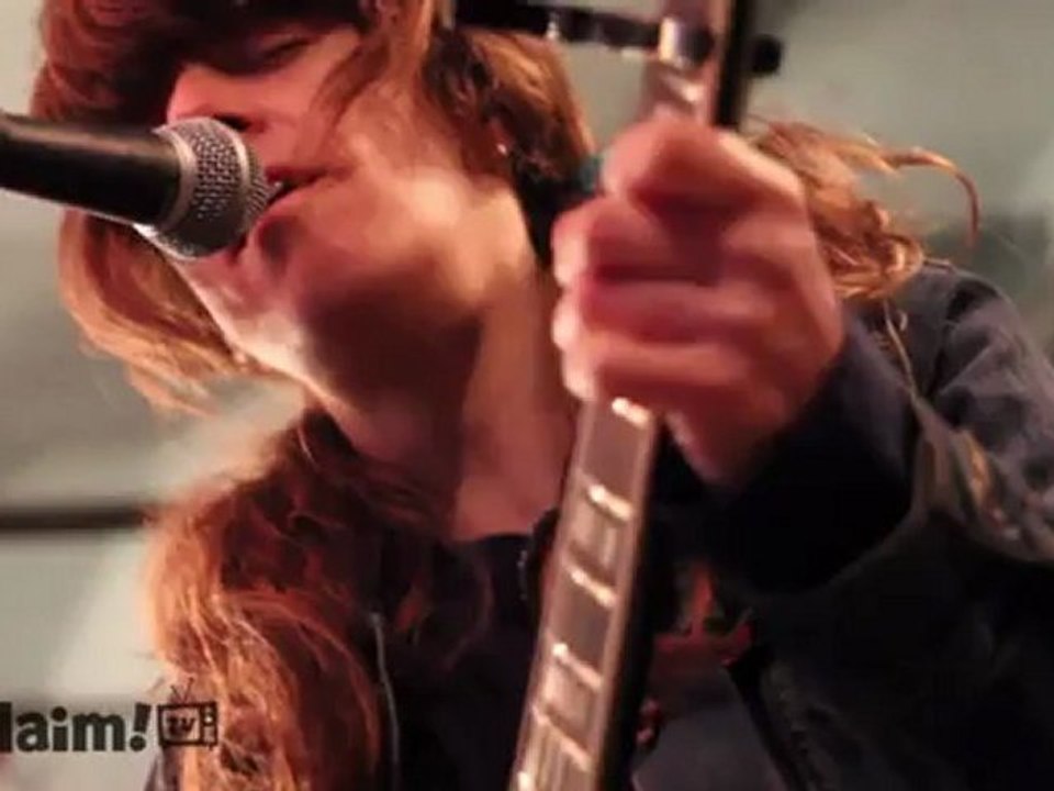 Julie Doiron performs "Dark Horse" at Bloor Folk Fest on Exclaim!TV