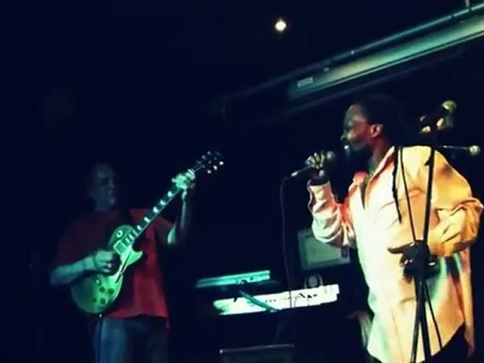 RAS DUMISANI " No Woman No Cry  "  péniche Alternat le 06-07-2012 ( No Click Record )