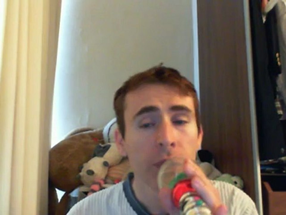 Wiwi égratigne "tu fais ton âge" de la Grande Sophie