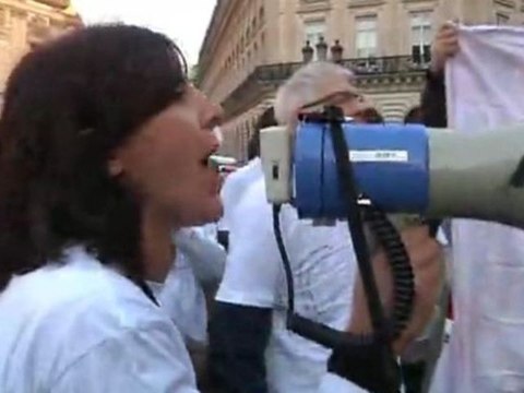 Apple Employees Strike on day of iPhone 5 Debut