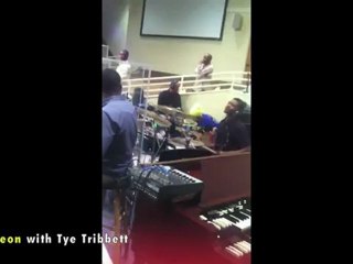 MonoNeon with Tye Tribbett ("Victory")