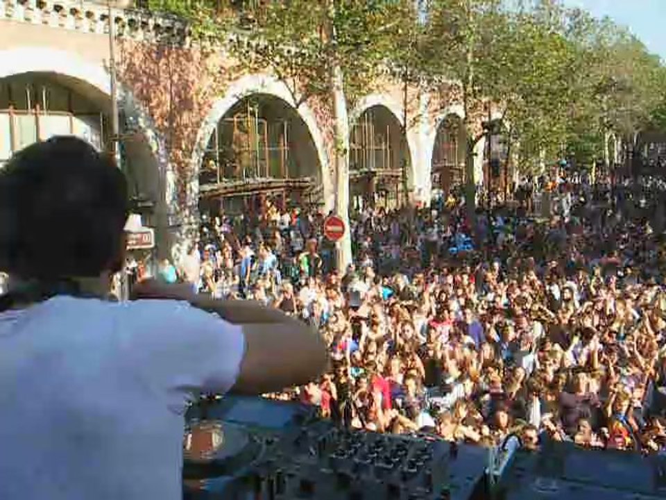 Teo Moss @ Technoparade 2012 (JDK and friends)