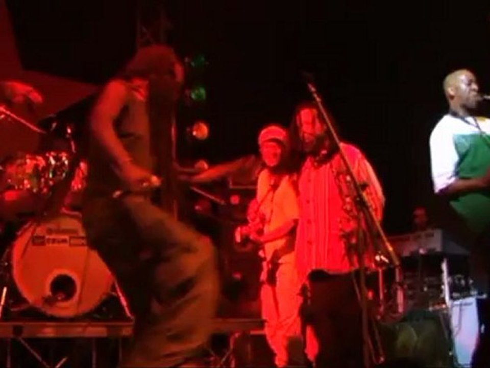 RAS DUMISANI & AFRIKHAYA BAND  " My Love "