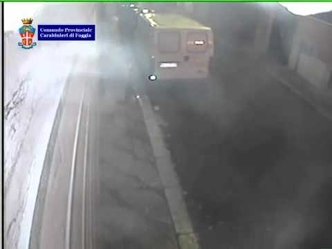 San Severo (FG) - Piromane incendia auto dei vigili (21.09.12)