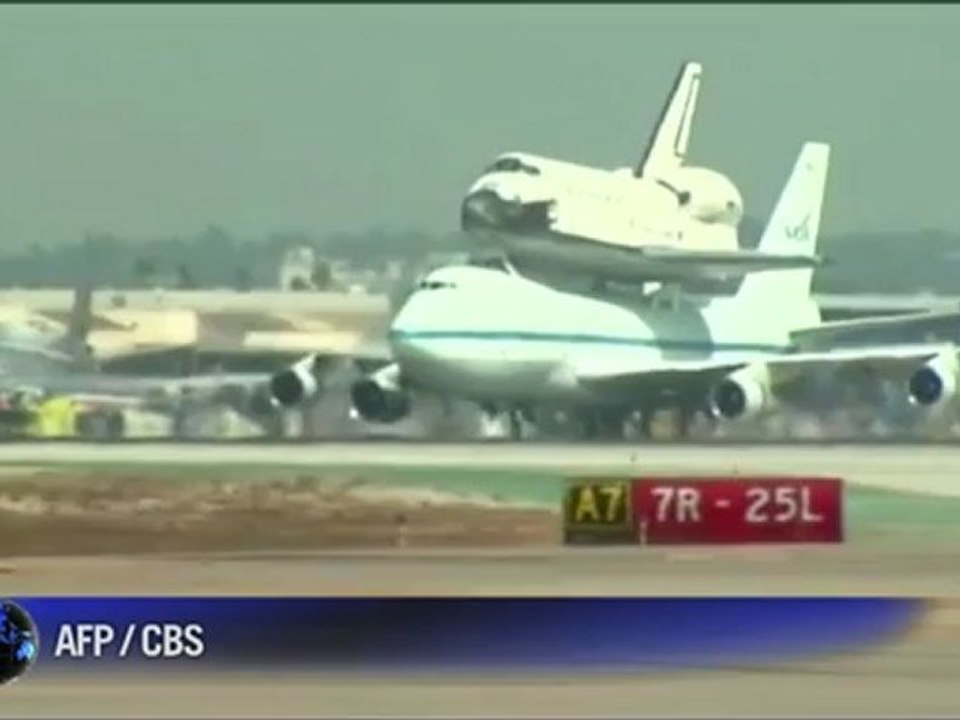 La navette spatiale Endeavour atterrit en Californie