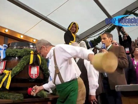 Oktoberfest 2012 - Anstich durch OB Ude mit 2 Schlägen. O'Zapft is. Wiesn Auftakt 2012