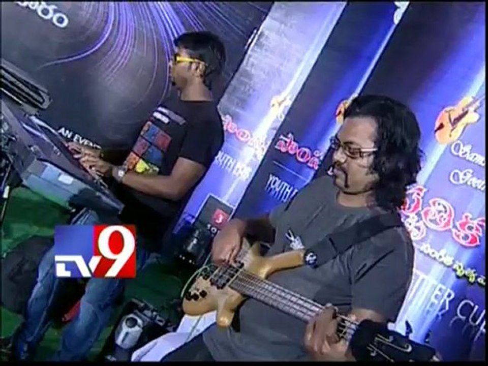 Malavika sings Carnatic song
