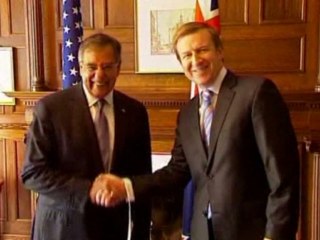 Panetta pushes closer military ties with New Zealand