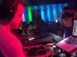 JASON DEWEY WAVE BAR GUANGZHOU CHINA sat. 25 Aug