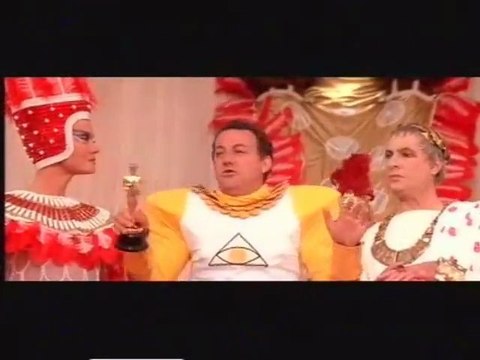 Coluche 2h Moins le quart avt Jésus Christ