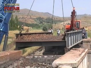 Kurşunlu'da ki tren yolu köprüsü kazasız belasız yıkıldı