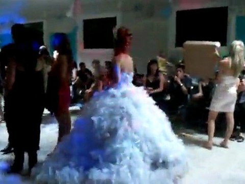 ma couzine antonia kel me fai coucou mdrrr keu chlmmm mama