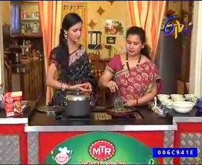 Abhiruchi - Recipes - Tomato Batani Curry, Pesara Puri & Kothimeera Pulavu - 03