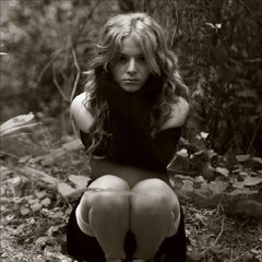 KAHROLAN BİR KENTİN BAĞRINDA AŞK ( şiir & yorum çimlerin melodisi)