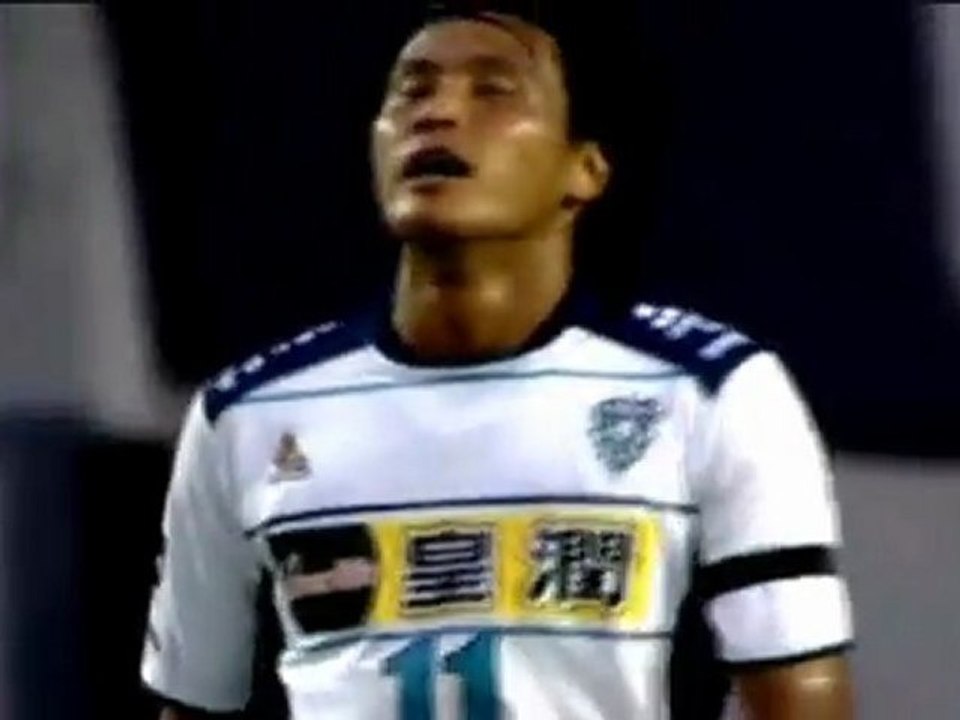 J-League - Fukuoka stemmt sich gegen den Abstieg