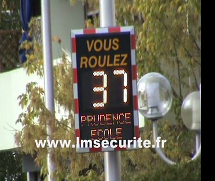 RADAR PEDAGOGIQUE LUMINEUX DE VITESSE VIASIS PLUS