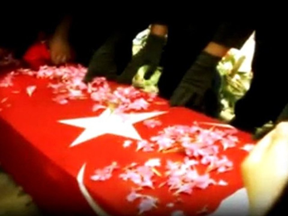 ŞEHİT KANIYLA SULANAN TOPRAĞIMDA TERÖRE LANET OLSUN!